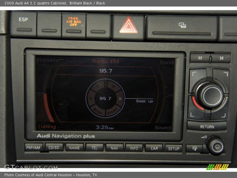 Controls of 2009 A4 3.2 quattro Cabriolet
