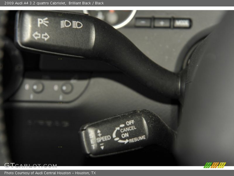 Controls of 2009 A4 3.2 quattro Cabriolet