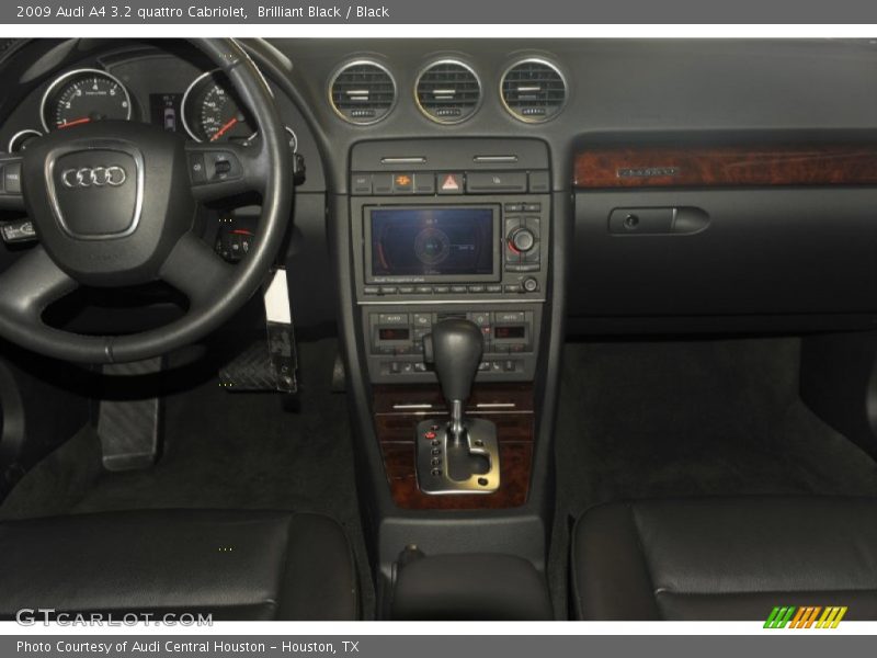 Dashboard of 2009 A4 3.2 quattro Cabriolet