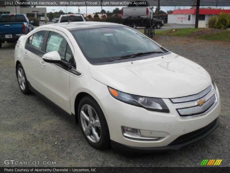 Front 3/4 View of 2012 Volt Hatchback