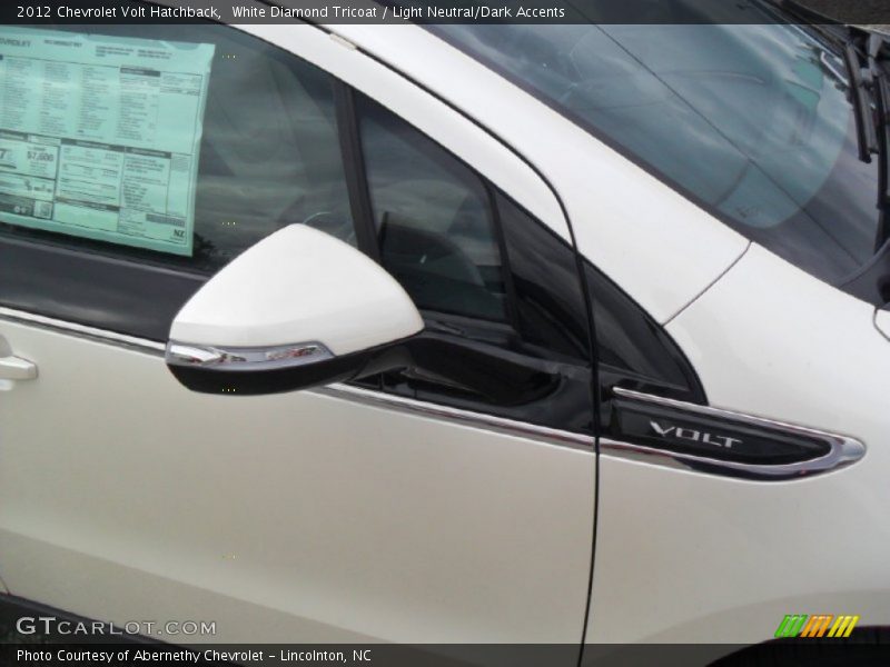 White Diamond Tricoat / Light Neutral/Dark Accents 2012 Chevrolet Volt Hatchback