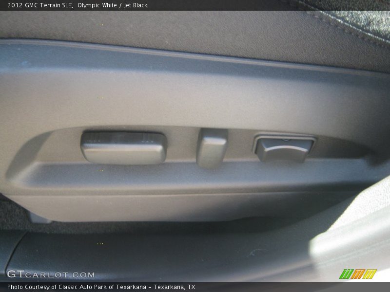 Olympic White / Jet Black 2012 GMC Terrain SLE