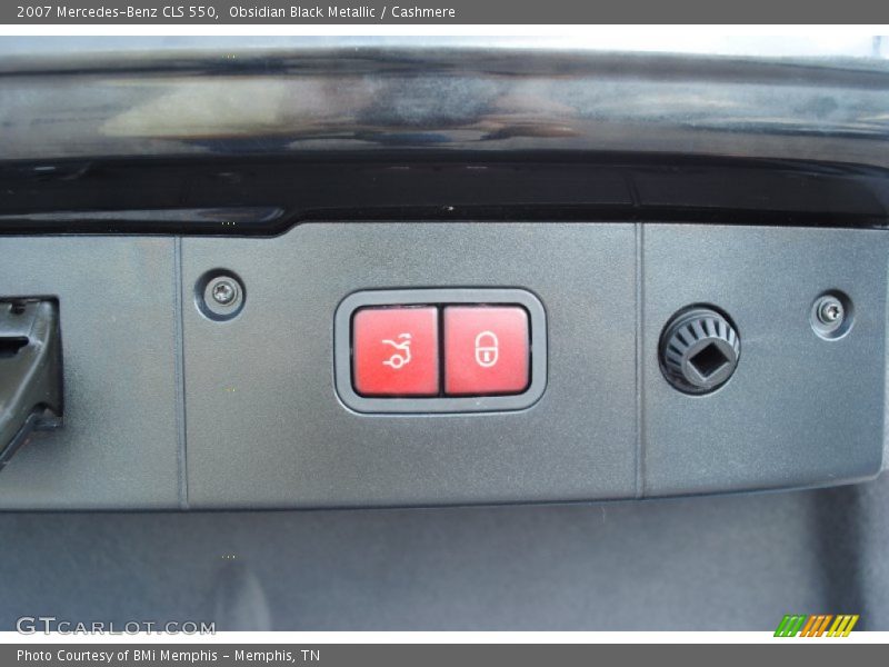 Obsidian Black Metallic / Cashmere 2007 Mercedes-Benz CLS 550
