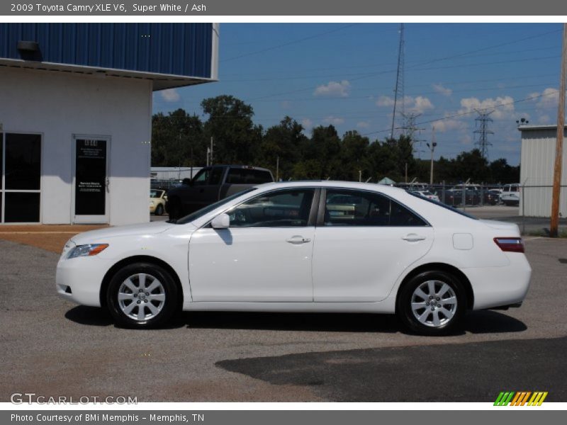 Super White / Ash 2009 Toyota Camry XLE V6