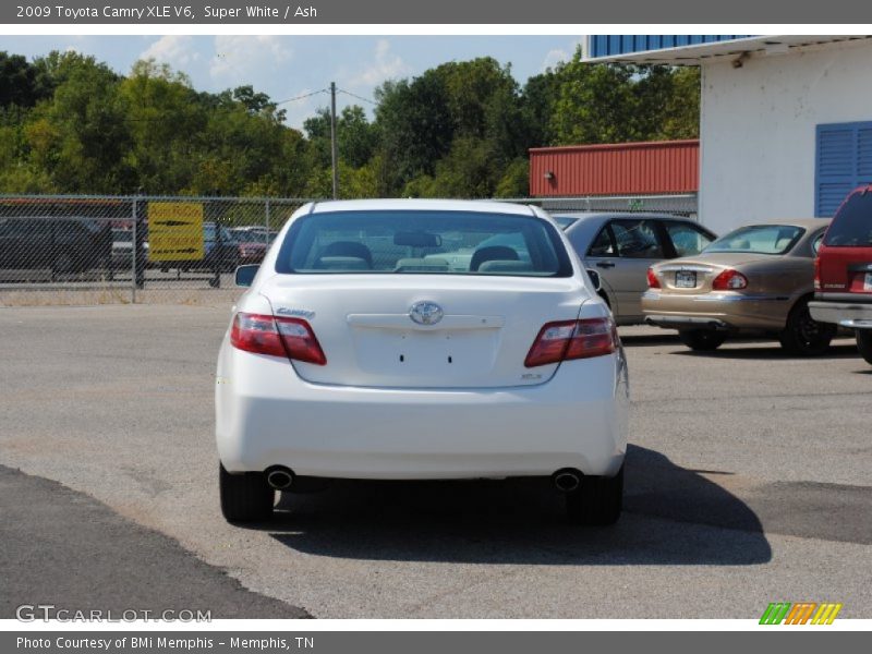 Super White / Ash 2009 Toyota Camry XLE V6