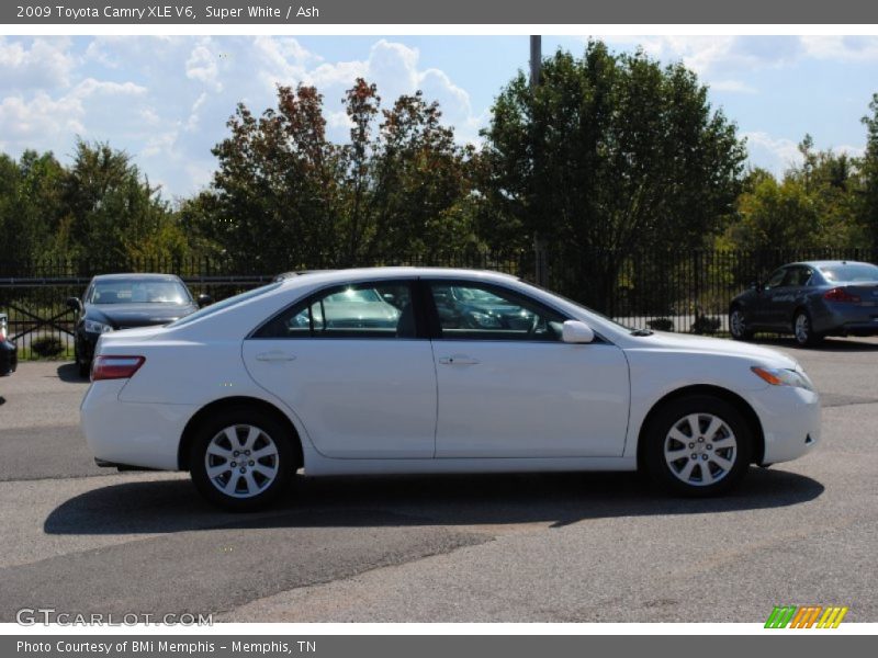 Super White / Ash 2009 Toyota Camry XLE V6