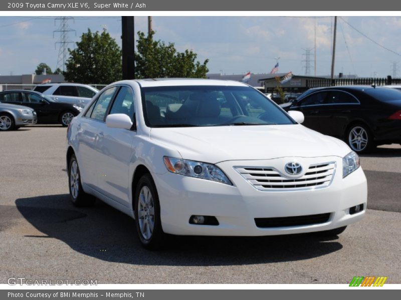 Super White / Ash 2009 Toyota Camry XLE V6