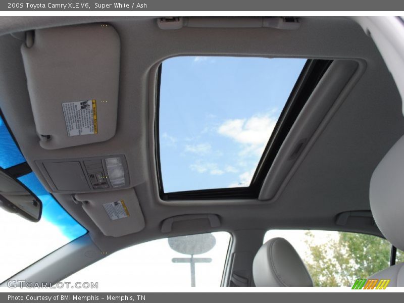 Super White / Ash 2009 Toyota Camry XLE V6