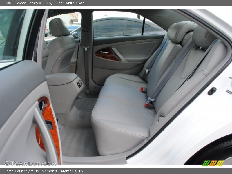 Super White / Ash 2009 Toyota Camry XLE V6