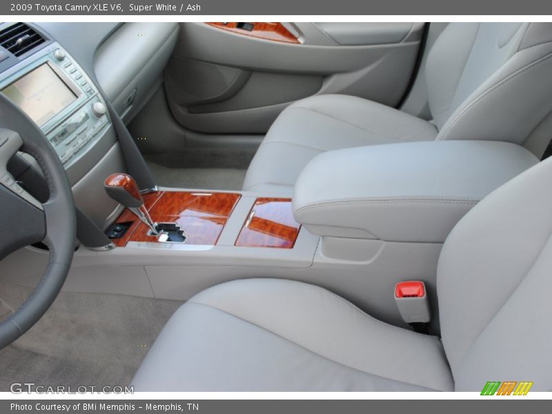 Super White / Ash 2009 Toyota Camry XLE V6