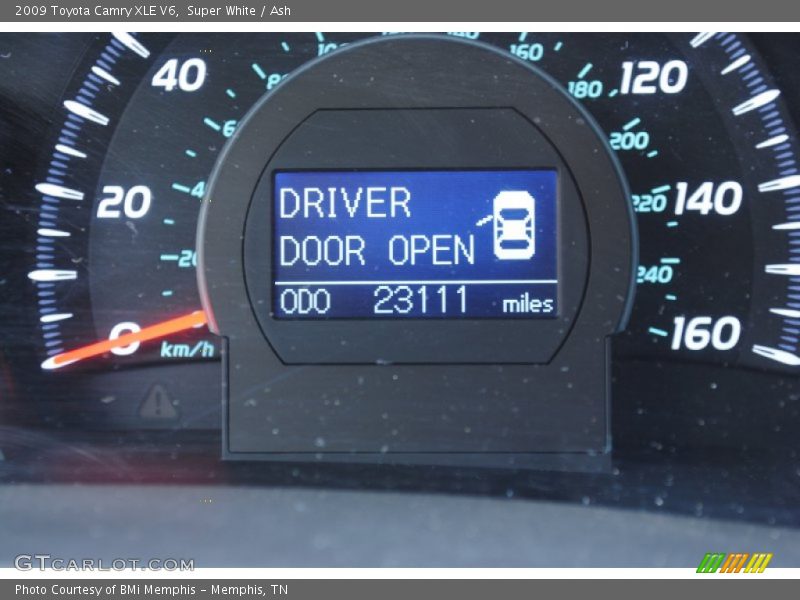 Super White / Ash 2009 Toyota Camry XLE V6