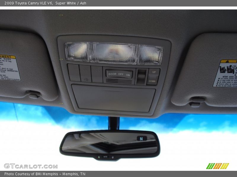 Super White / Ash 2009 Toyota Camry XLE V6