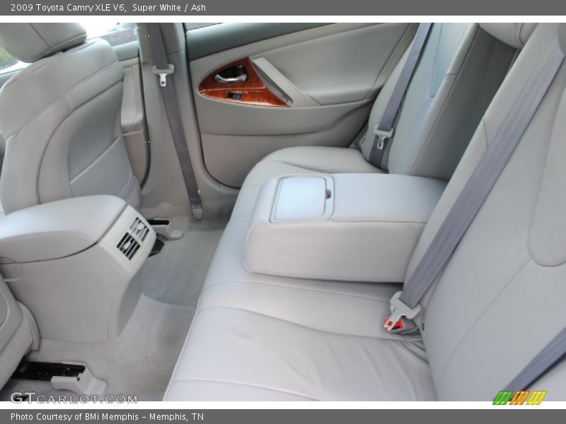 Super White / Ash 2009 Toyota Camry XLE V6