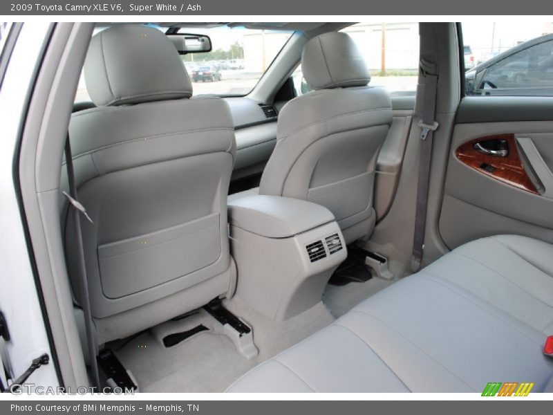 Super White / Ash 2009 Toyota Camry XLE V6