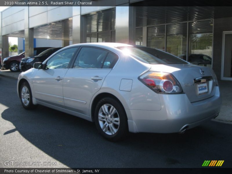 Radiant Silver / Charcoal 2010 Nissan Altima 2.5 S