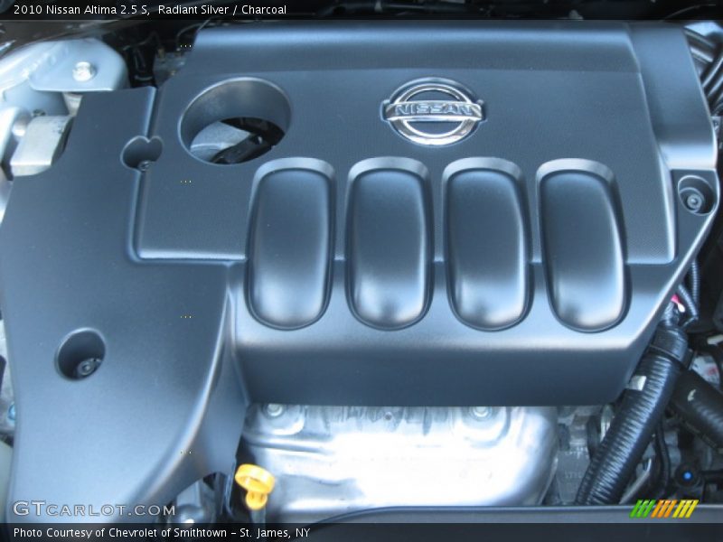 Radiant Silver / Charcoal 2010 Nissan Altima 2.5 S