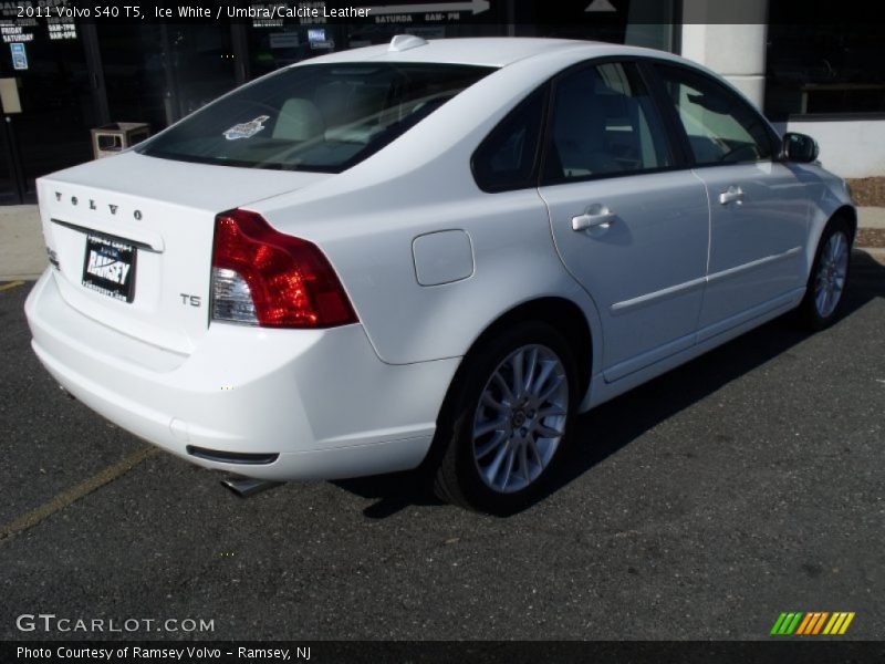 Ice White / Umbra/Calcite Leather 2011 Volvo S40 T5