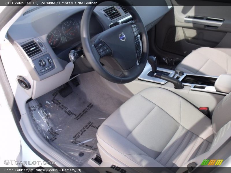 Ice White / Umbra/Calcite Leather 2011 Volvo S40 T5