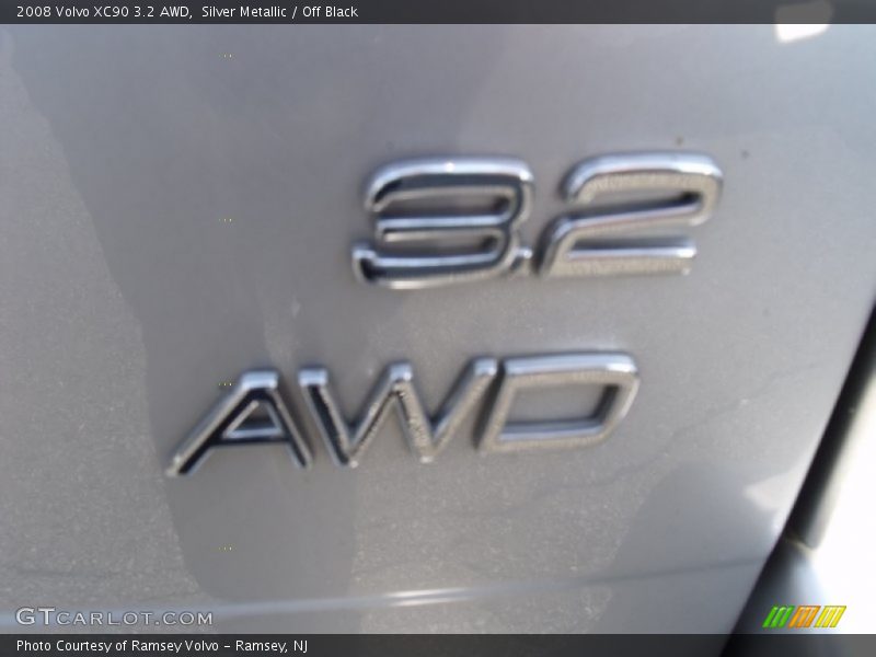 Silver Metallic / Off Black 2008 Volvo XC90 3.2 AWD