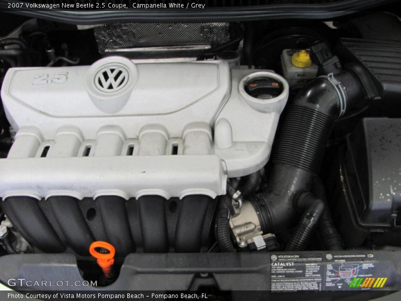 Campanella White / Grey 2007 Volkswagen New Beetle 2.5 Coupe