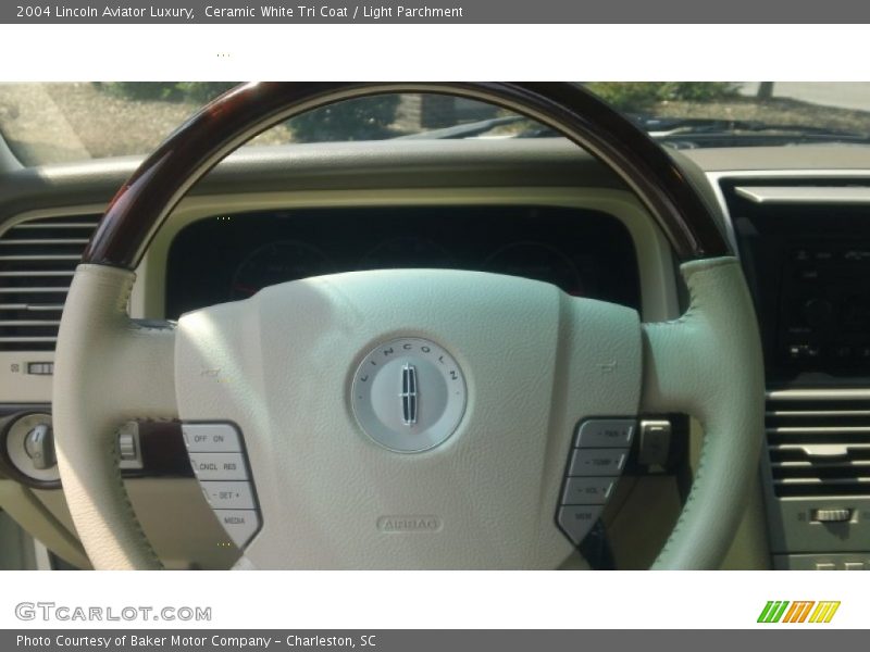 Ceramic White Tri Coat / Light Parchment 2004 Lincoln Aviator Luxury