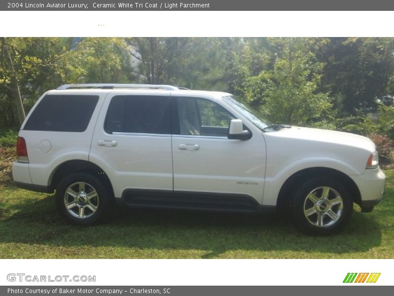 Ceramic White Tri Coat / Light Parchment 2004 Lincoln Aviator Luxury
