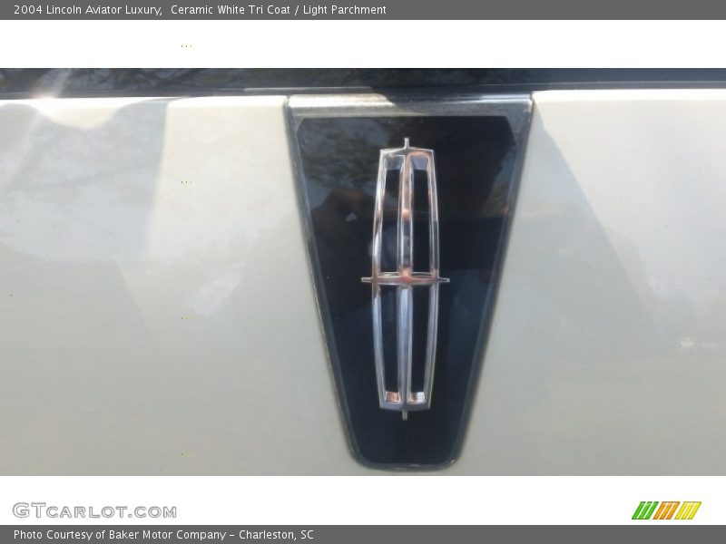  2004 Aviator Luxury Logo