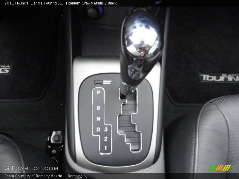 Titanium Gray Metallic / Black 2011 Hyundai Elantra Touring SE