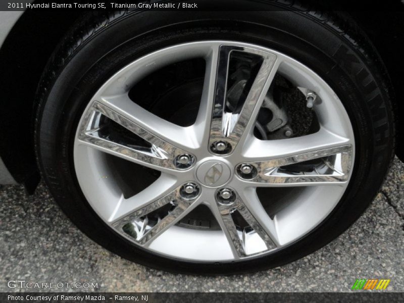 Titanium Gray Metallic / Black 2011 Hyundai Elantra Touring SE