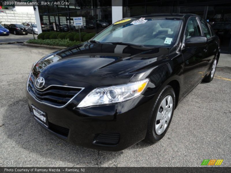 Front 3/4 View of 2010 Camry 