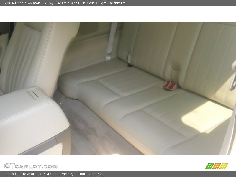 Ceramic White Tri Coat / Light Parchment 2004 Lincoln Aviator Luxury