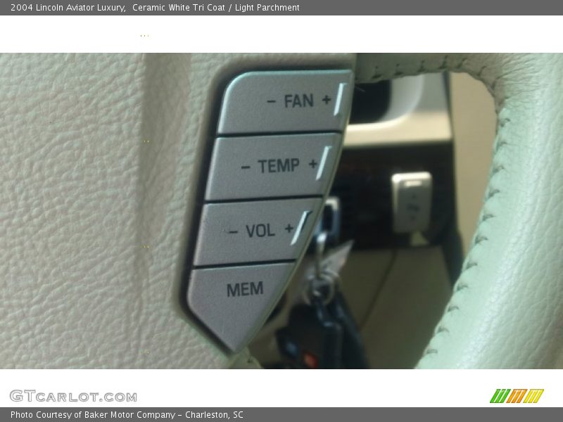 Controls of 2004 Aviator Luxury