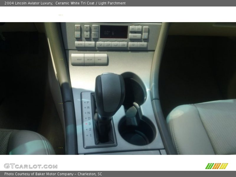 Ceramic White Tri Coat / Light Parchment 2004 Lincoln Aviator Luxury
