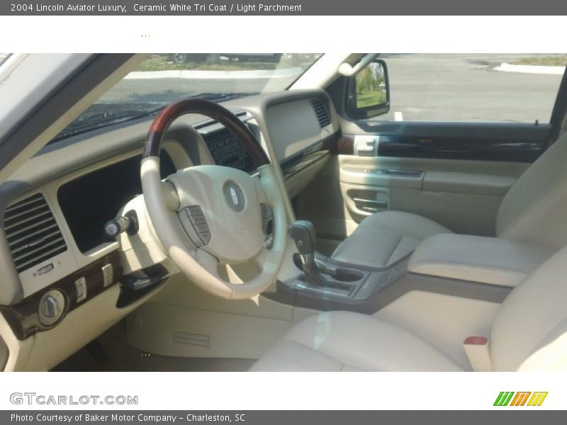 Ceramic White Tri Coat / Light Parchment 2004 Lincoln Aviator Luxury