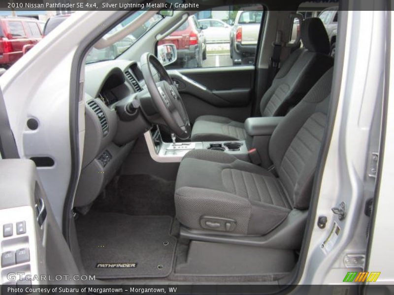  2010 Pathfinder SE 4x4 Graphite Interior