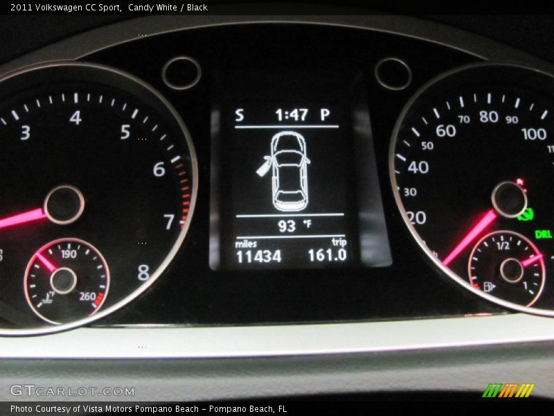 Candy White / Black 2011 Volkswagen CC Sport