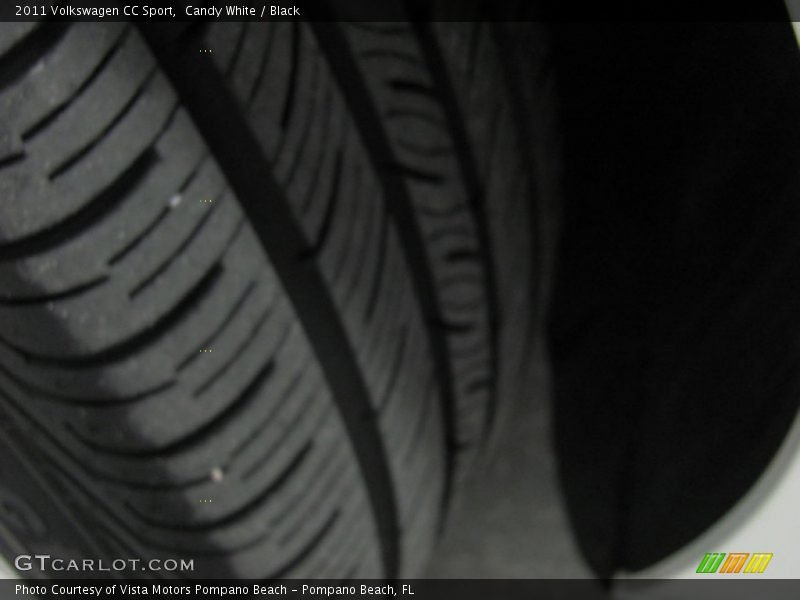 Candy White / Black 2011 Volkswagen CC Sport