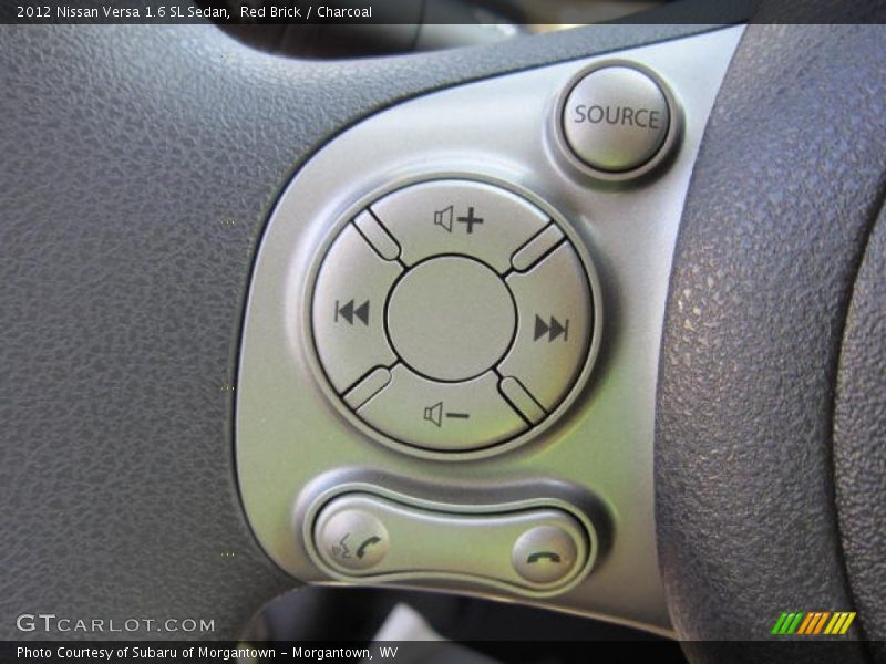 Controls of 2012 Versa 1.6 SL Sedan