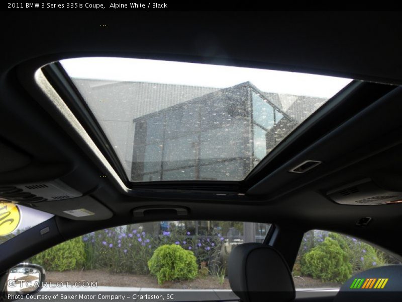 Sunroof of 2011 3 Series 335is Coupe