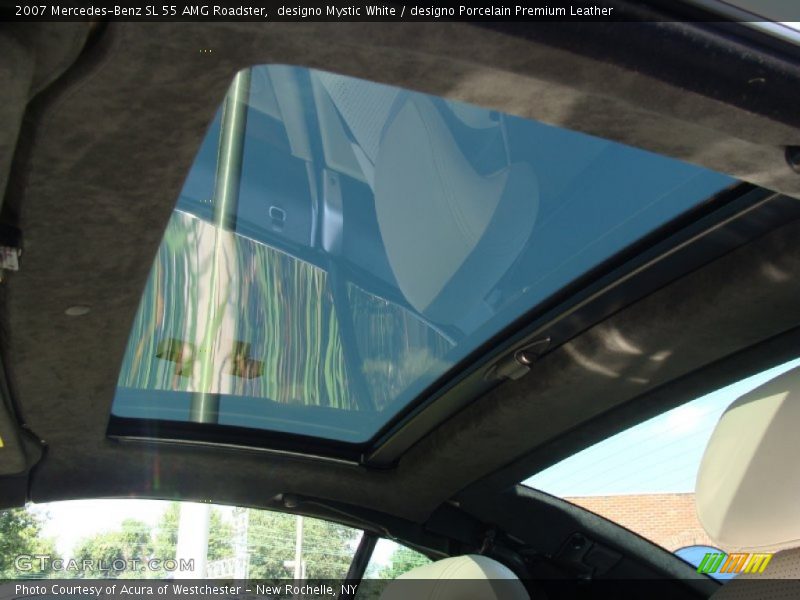 Sunroof of 2007 SL 55 AMG Roadster