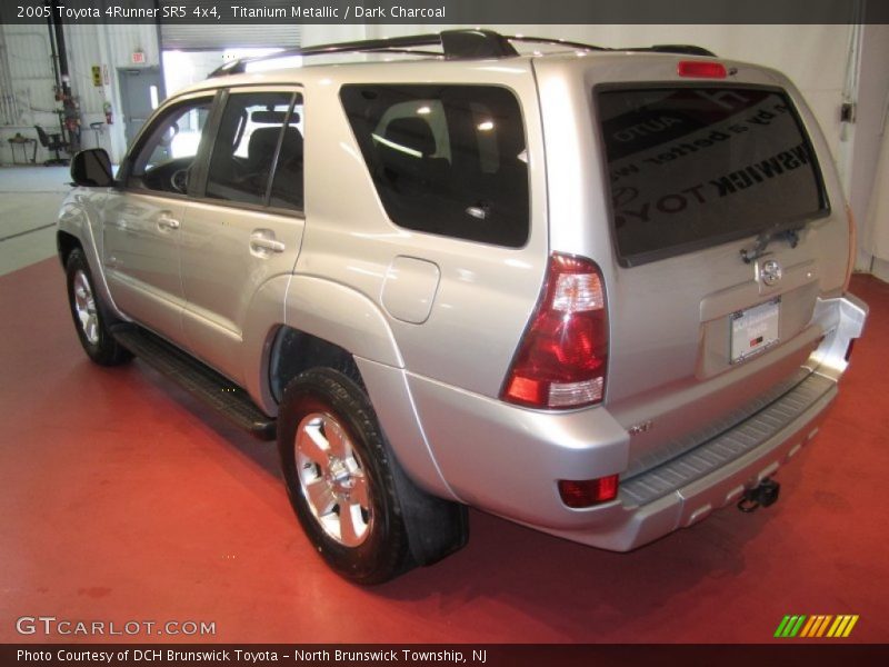 Titanium Metallic / Dark Charcoal 2005 Toyota 4Runner SR5 4x4