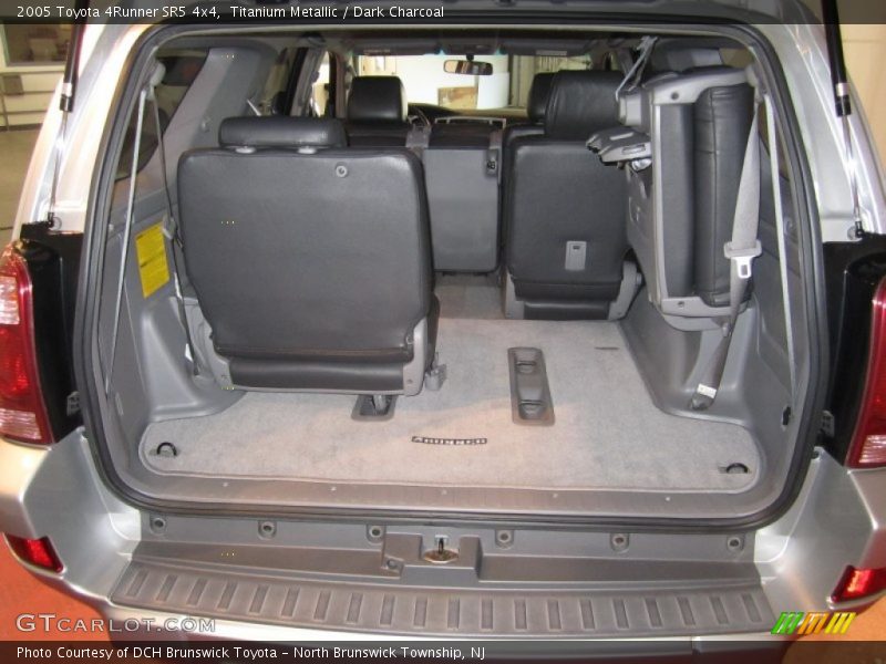 Titanium Metallic / Dark Charcoal 2005 Toyota 4Runner SR5 4x4