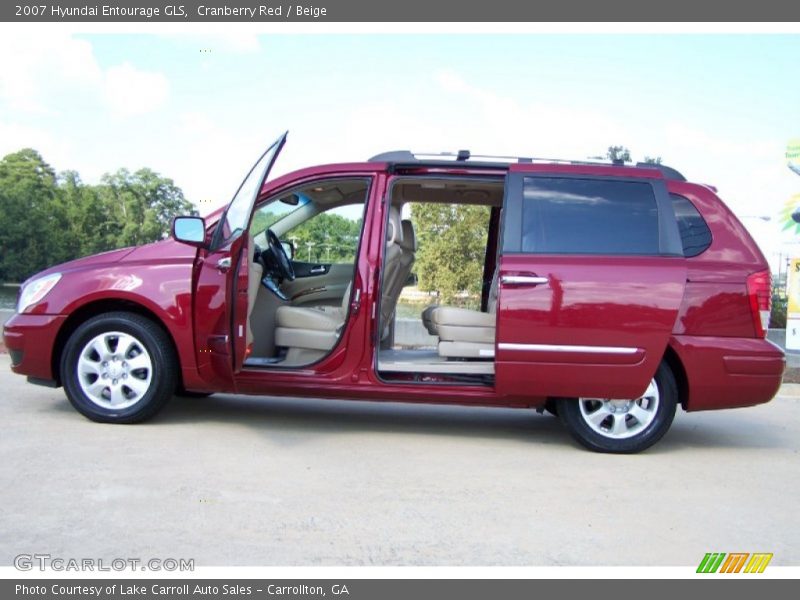 Cranberry Red / Beige 2007 Hyundai Entourage GLS