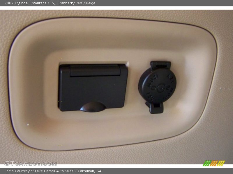Cranberry Red / Beige 2007 Hyundai Entourage GLS