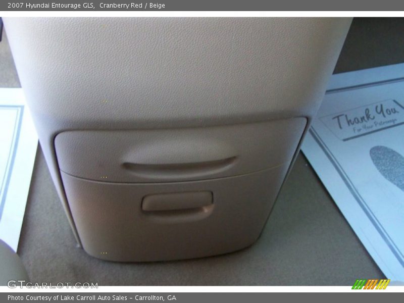 Cranberry Red / Beige 2007 Hyundai Entourage GLS