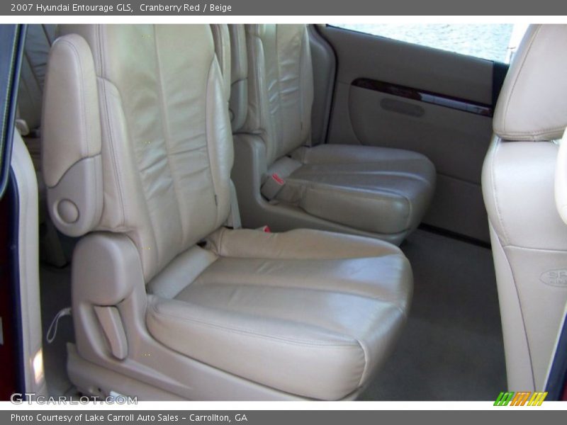 Cranberry Red / Beige 2007 Hyundai Entourage GLS