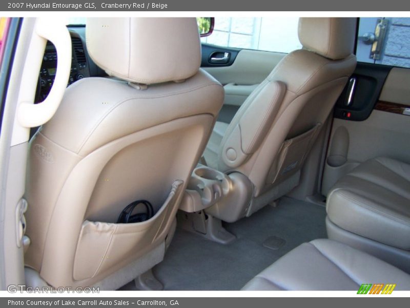 Cranberry Red / Beige 2007 Hyundai Entourage GLS