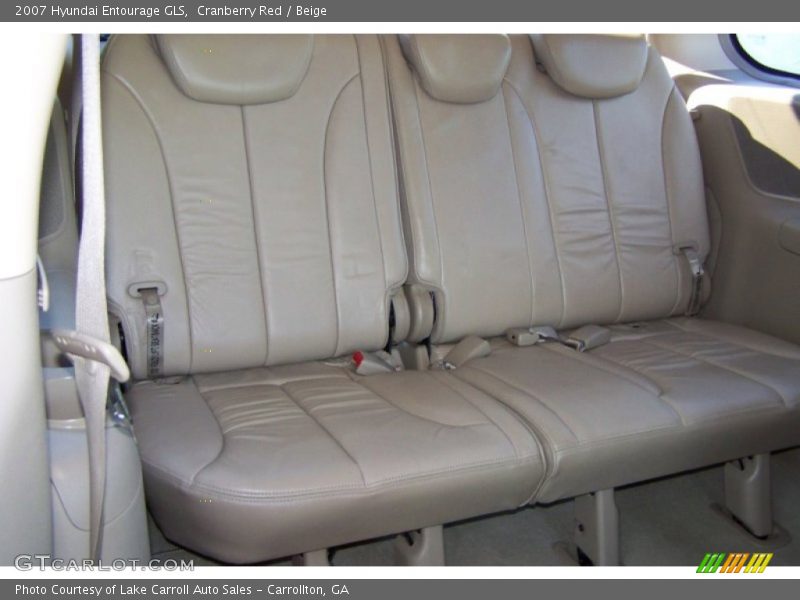 Cranberry Red / Beige 2007 Hyundai Entourage GLS