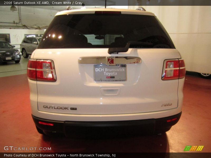 Cream White / Gray 2008 Saturn Outlook XE AWD