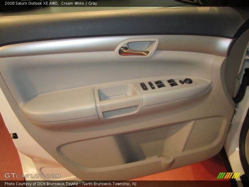 Cream White / Gray 2008 Saturn Outlook XE AWD
